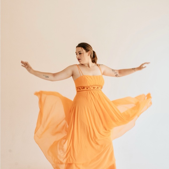 Vibrant Orange Maxi Dress - Picture 2 of 3